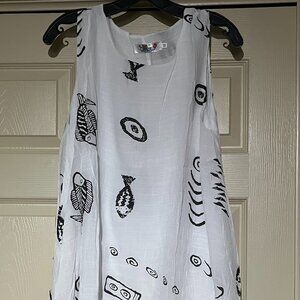 Womans lightweight layered sleeveless sundress abstract design white w/black